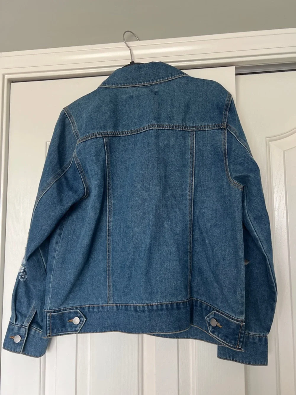 Embroidered Blue Denim Jacket with Floral Accents - Women NWT - Picture 8 of 8